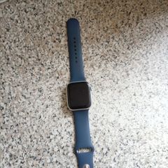 Apple Watch SE 2nd Gen (44mm) GPS - Great Condition + Charger