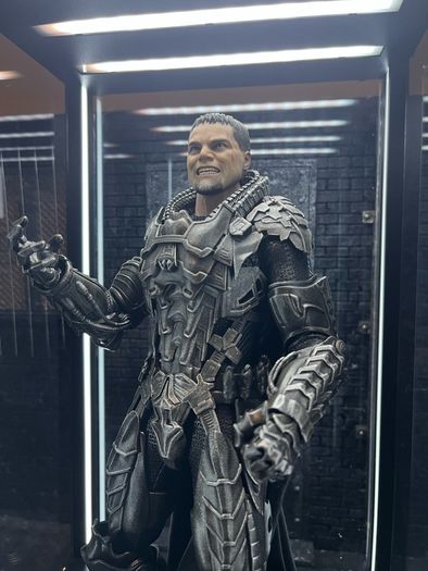 Hot Toys General Zod