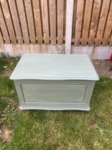 Wood blanket chest