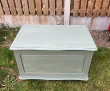 Wood blanket chest
