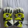 Goalkeeping gloves Image 9