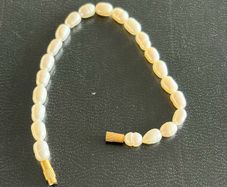pearls bracelet
