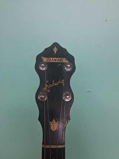 Vintage Ludwig Dixie tenor banjo .