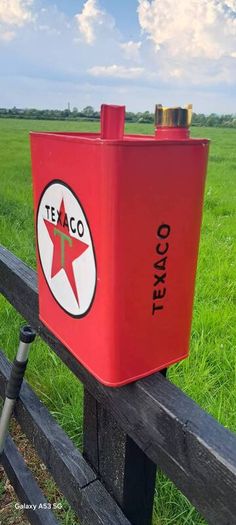 texaco  oil can