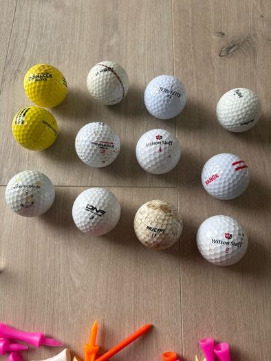 Bundle of Golf Balls, Tees and a ball marker