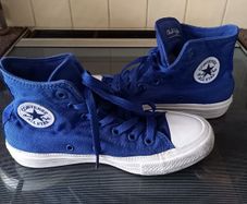 Converse Blue chuck taylor size 4