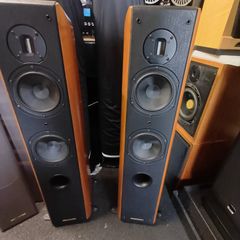 Hi End Audiophile Quality  Sonus Faber Grand Piano Domus Speakers - Gorgeous Hand Made in Italy  Stunning Real leather and piano Teak