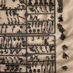 Games Workshop Warhammer Age of Sigmar Gloomspite Gitz Grot Stabbas & Shootas