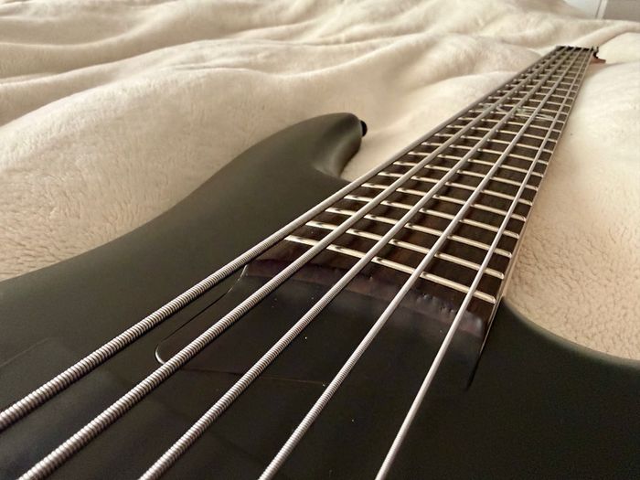 Ibanez K5 Fieldy (Korn)- 5 string METAL MACHINE