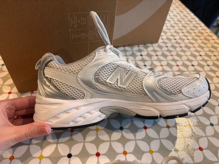 New Balance, size 6