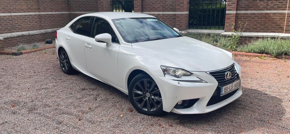 Lexus IS300H