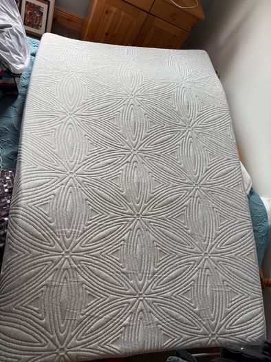 Mattress small double with washable cover