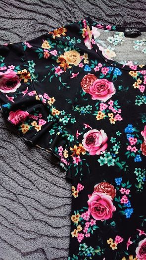 E4 SALE!!  Indulgence Dress. Size 10