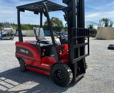 2400kg electric forklift