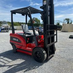 2400kg electric forklift