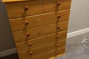 chest of drawers