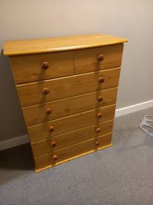 chest of drawers