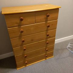 chest of drawers