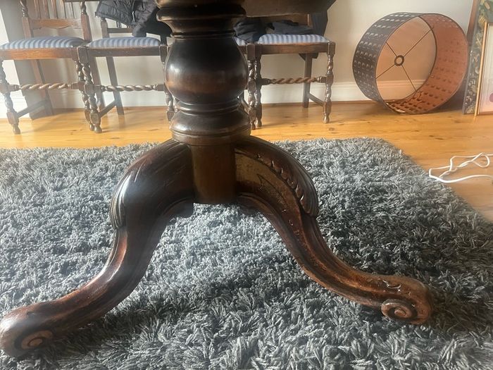 Victorian Mahogany Table, with Pod and Six chairs