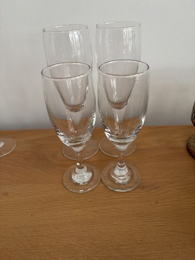 2 Sparkling Wine Glasses and 2 Port/Sherry Glasses