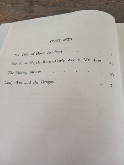 Curly Wee and Gussie Goose hardback, Independent News Dubljn