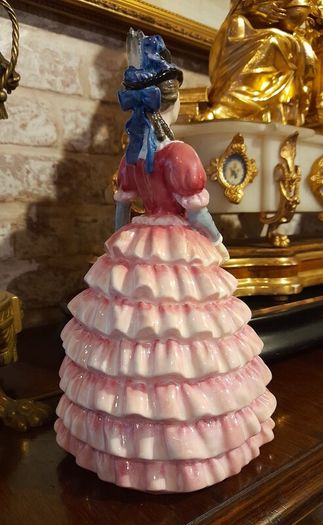 Royal Doulton figurine "Diane"