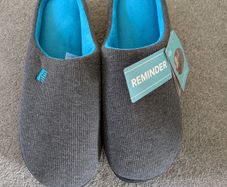Mens slippers size 12/13 new with tags
