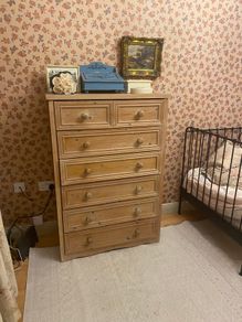 Chest of drawers