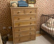 Chest of drawers