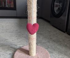 AniOne Pepe & Kitty Scratching Post Apricot