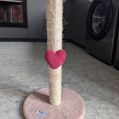 AniOne Pepe & Kitty Scratching Post Apricot