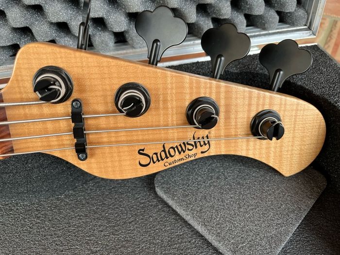 Sadowsky Customshop Masterbuilt