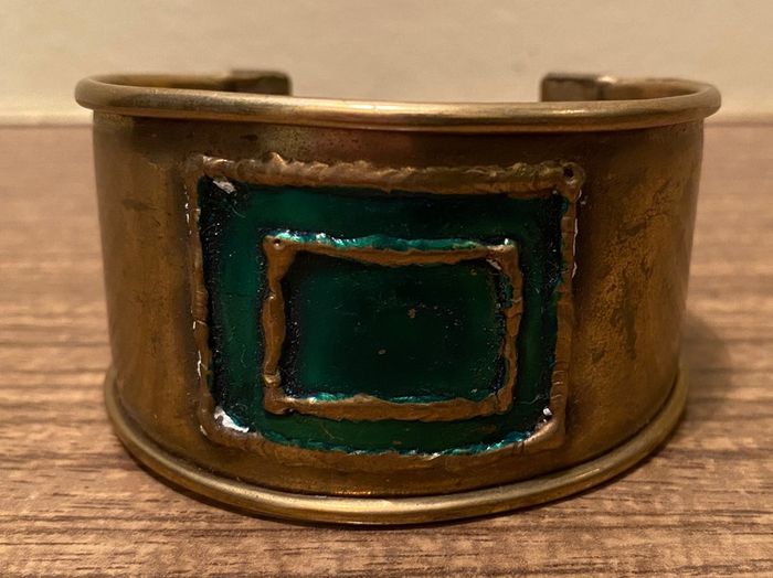 2  Ladies Bracelets.
