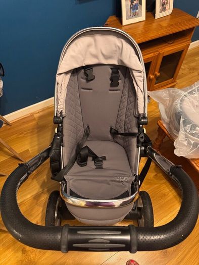 Egg Stroller, Bassinet and Car Seat
