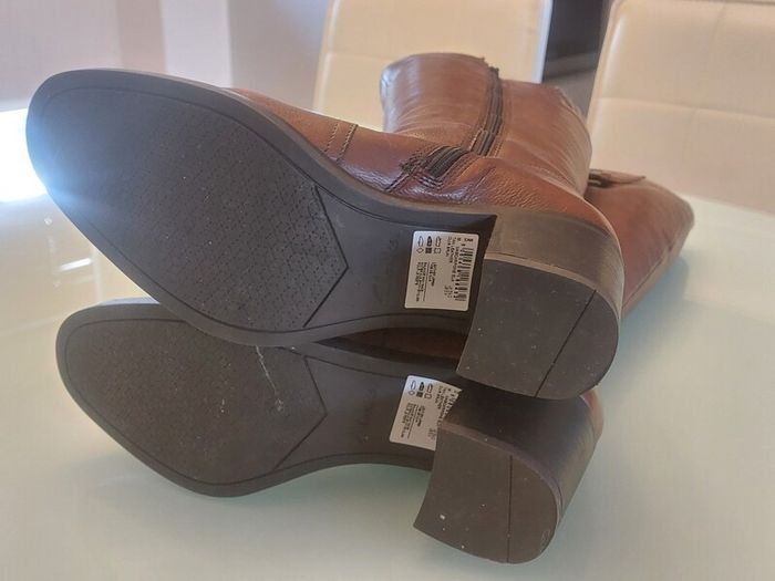 Clarks leather boots - UK 5.5 - Brand New