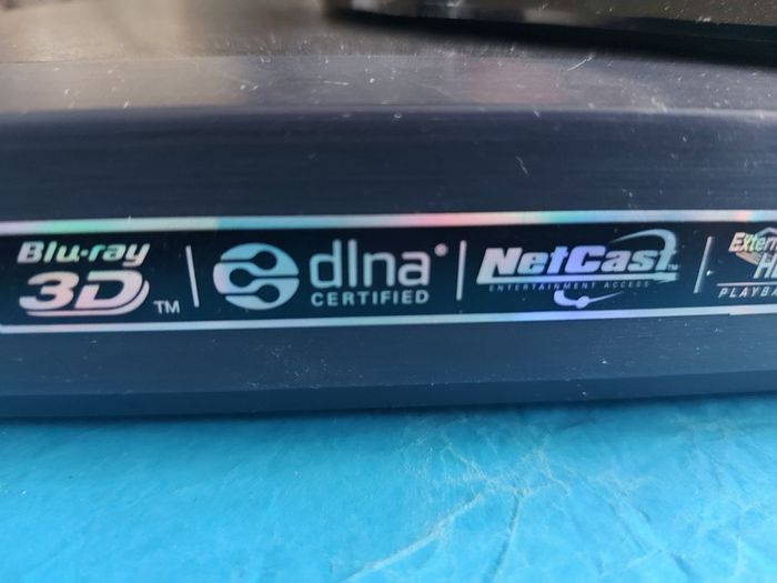 LG 3D-2D Blu-Ray Disc-DVD Player (Model BD660) and Samsung 19 inch TV-Monitor (Model LE19R88BD) with HDMI Lead, Power Cables and TV remote, both in excellent condition