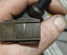 Toyota avensis diesel fuel injectors