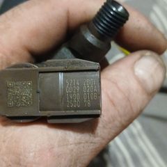 Toyota avensis diesel fuel injectors