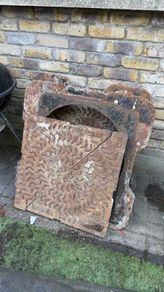 2x Heavy Duty D400 Manhole Covers & Frames (600mm) - Saint Gobain PAM