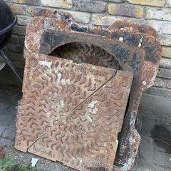 2x Heavy Duty D400 Manhole Covers & Frames (600mm) - Saint Gobain PAM