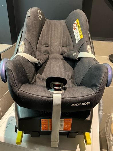 Maxi Cosi car seat