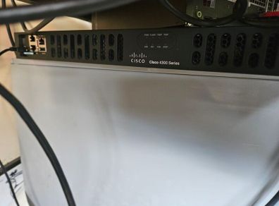 Cisco IOS XE ISR4330 router