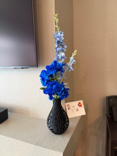 Voronoi style 3D printed decorative vase