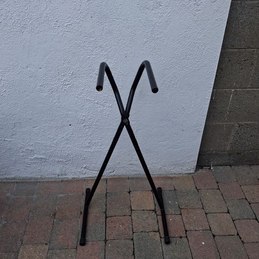 Simple Black Keyboard Stand