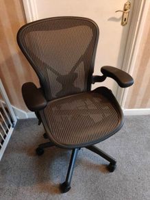 Herman Miller Aeron - fully loaded