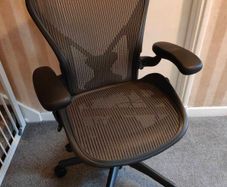 Herman Miller Aeron - fully loaded