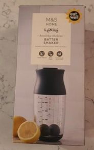 Batter shaker by Lekue
