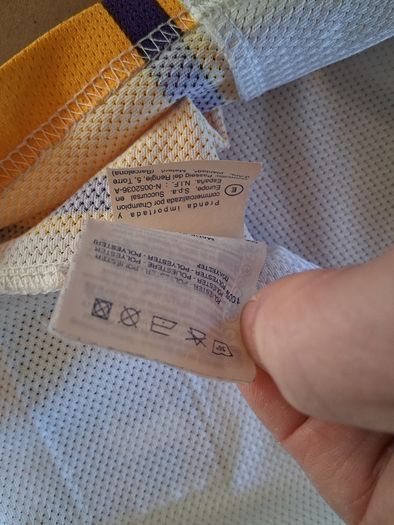 LA Lakers Jersey.  Official Champion Kobe Bryant Lakers Jersey.  Authentic Original From The Time.  Not A Modern Day Remake.  Collect In Dublin Or Receive Via Post.