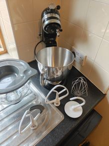 KitchenAid Artisan Stand Mixer + Glass Bowl + Accessories + FREE Cake Stand
