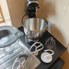 KitchenAid Artisan Stand Mixer + Glass Bowl + Accessories + FREE Cake Stand
